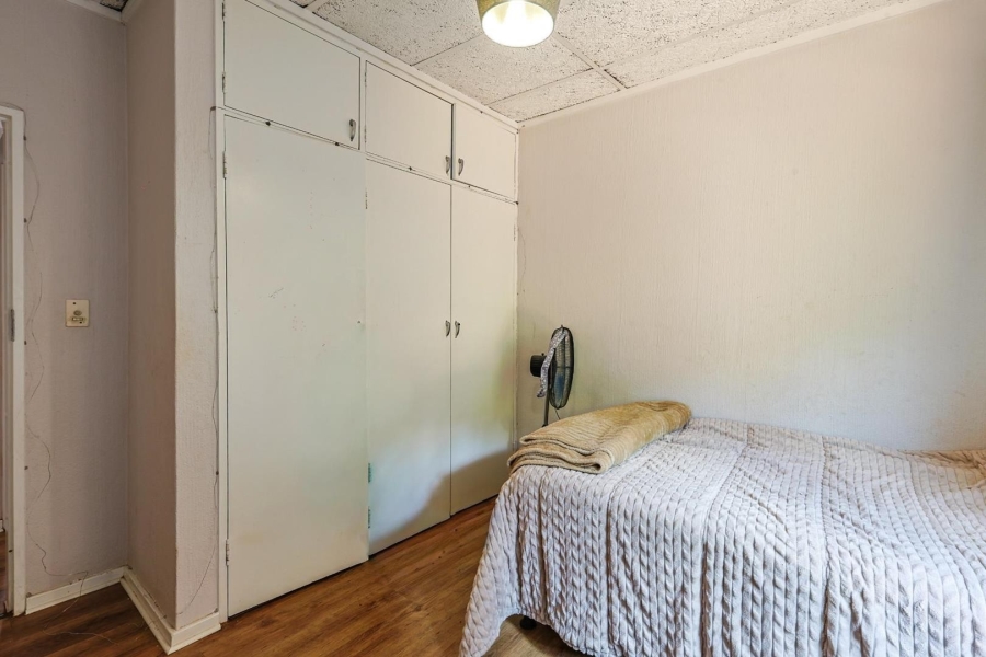 To Let 5 Bedroom Property for Rent in Faerie Glen Gauteng