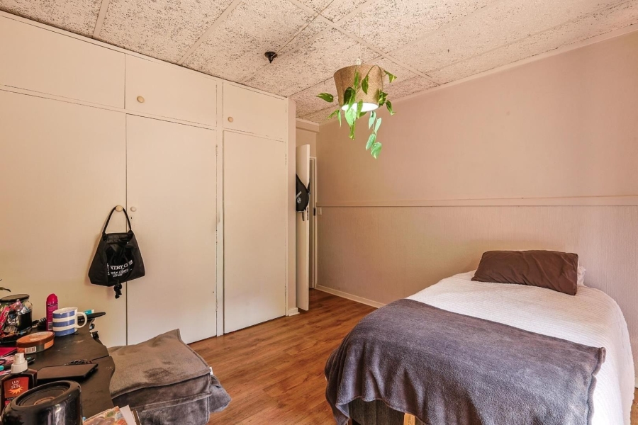 To Let 5 Bedroom Property for Rent in Faerie Glen Gauteng