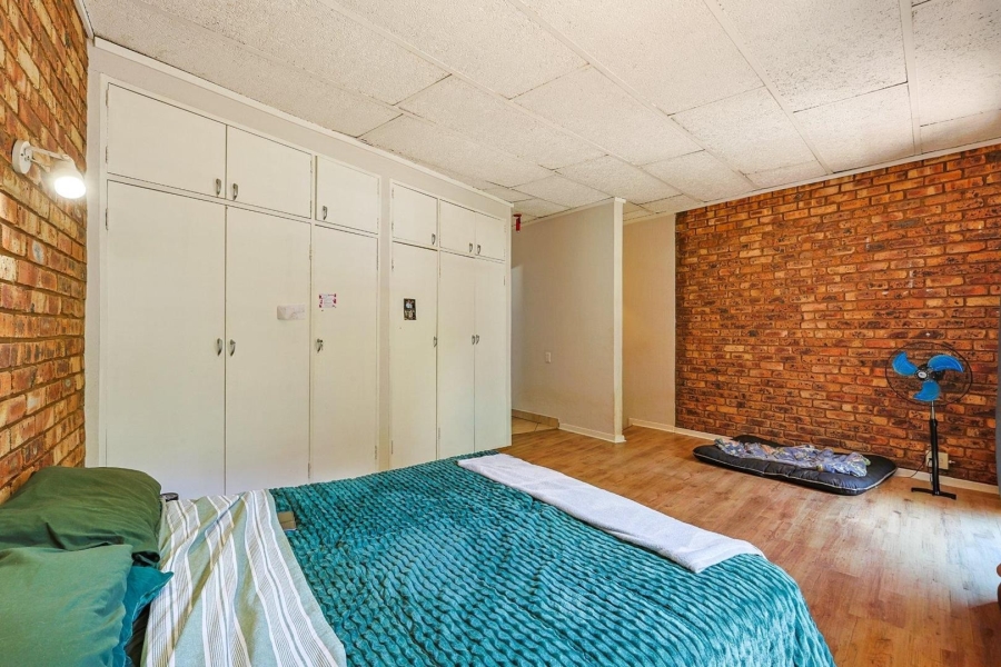 To Let 5 Bedroom Property for Rent in Faerie Glen Gauteng