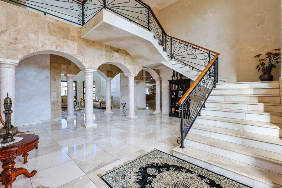 6 Bedroom Property for Sale in Mooikloof Heights Gauteng