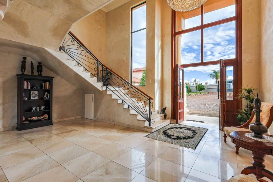 6 Bedroom Property for Sale in Mooikloof Heights Gauteng