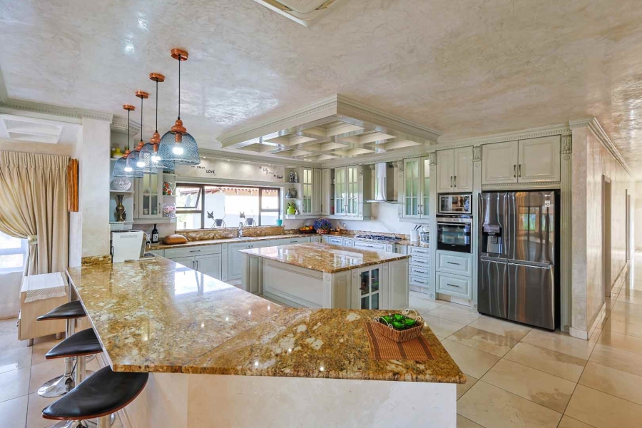 6 Bedroom Property for Sale in Mooikloof Heights Gauteng