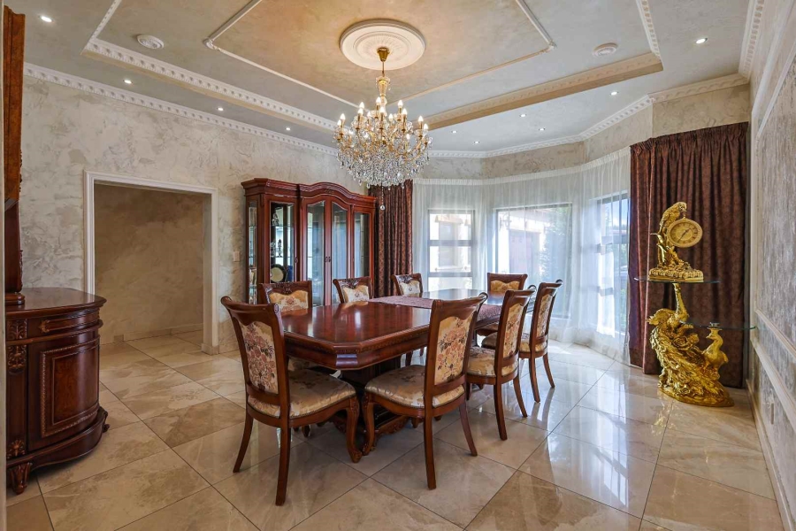 6 Bedroom Property for Sale in Mooikloof Heights Gauteng