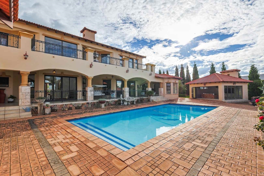 6 Bedroom Property for Sale in Mooikloof Heights Gauteng