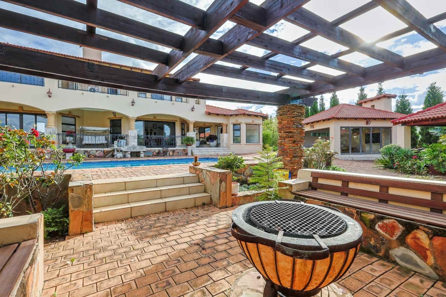 6 Bedroom Property for Sale in Mooikloof Heights Gauteng