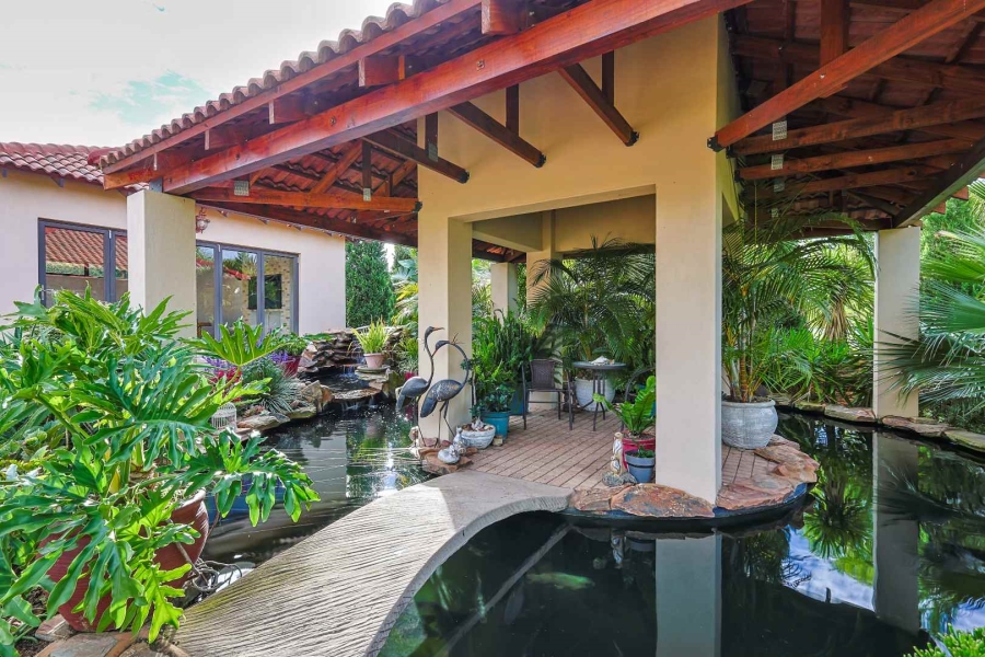 6 Bedroom Property for Sale in Mooikloof Heights Gauteng