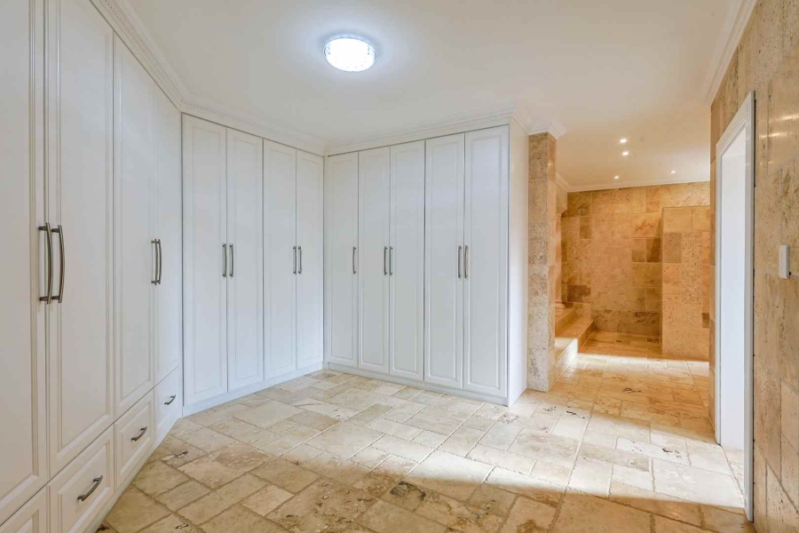 6 Bedroom Property for Sale in Mooikloof Heights Gauteng