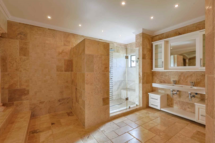 6 Bedroom Property for Sale in Mooikloof Heights Gauteng