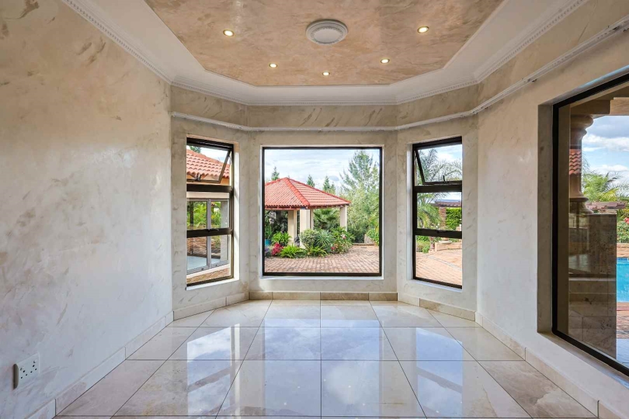 6 Bedroom Property for Sale in Mooikloof Heights Gauteng