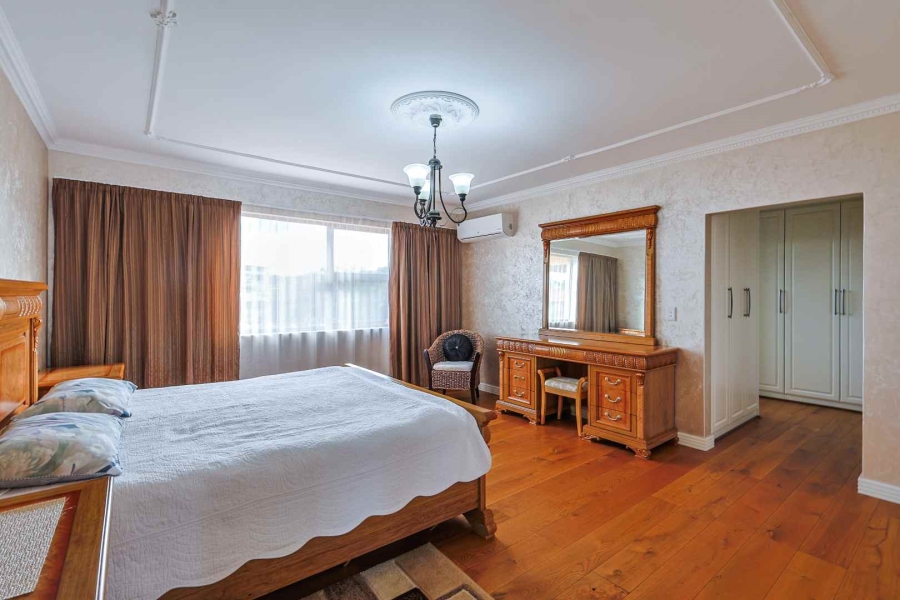 6 Bedroom Property for Sale in Mooikloof Heights Gauteng