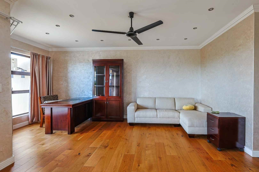 6 Bedroom Property for Sale in Mooikloof Heights Gauteng