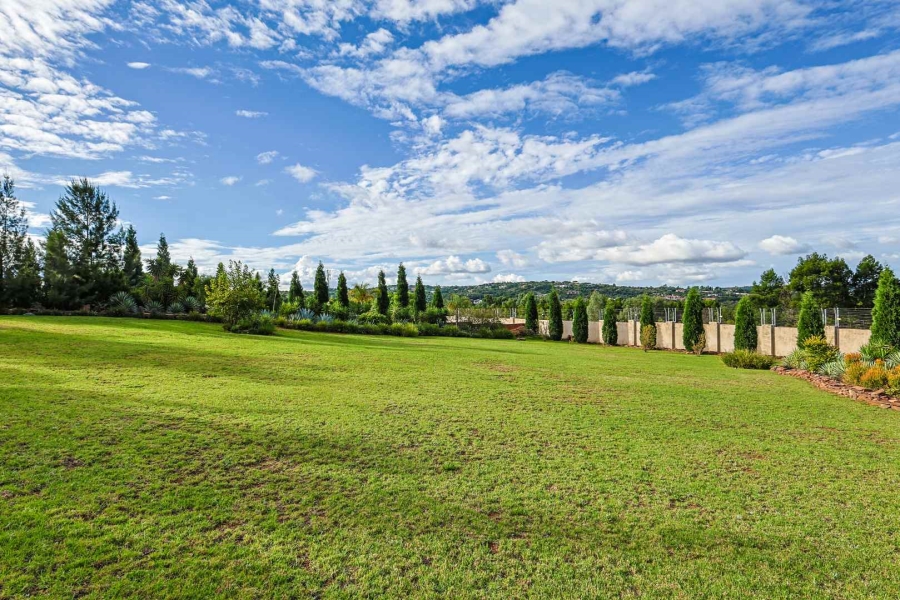 6 Bedroom Property for Sale in Mooikloof Heights Gauteng