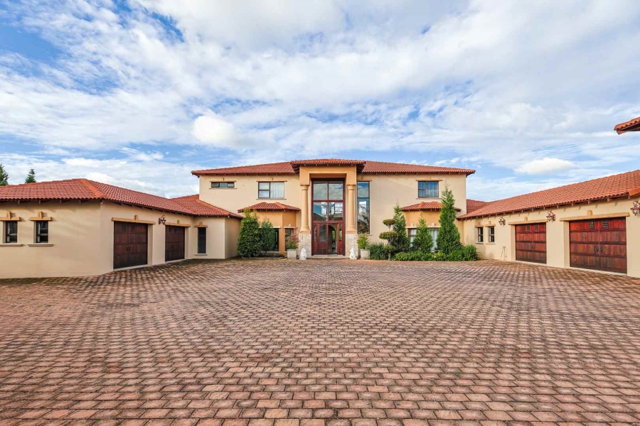 6 Bedroom Property for Sale in Mooikloof Heights Gauteng