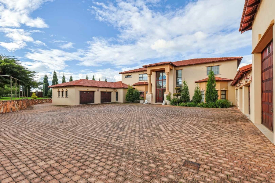 6 Bedroom Property for Sale in Mooikloof Heights Gauteng