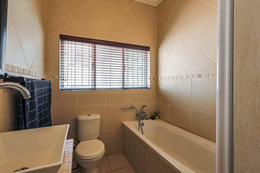 4 Bedroom Property for Sale in Erasmusrand Gauteng