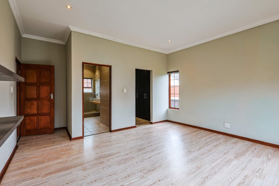 3 Bedroom Property for Sale in Equestria Gauteng