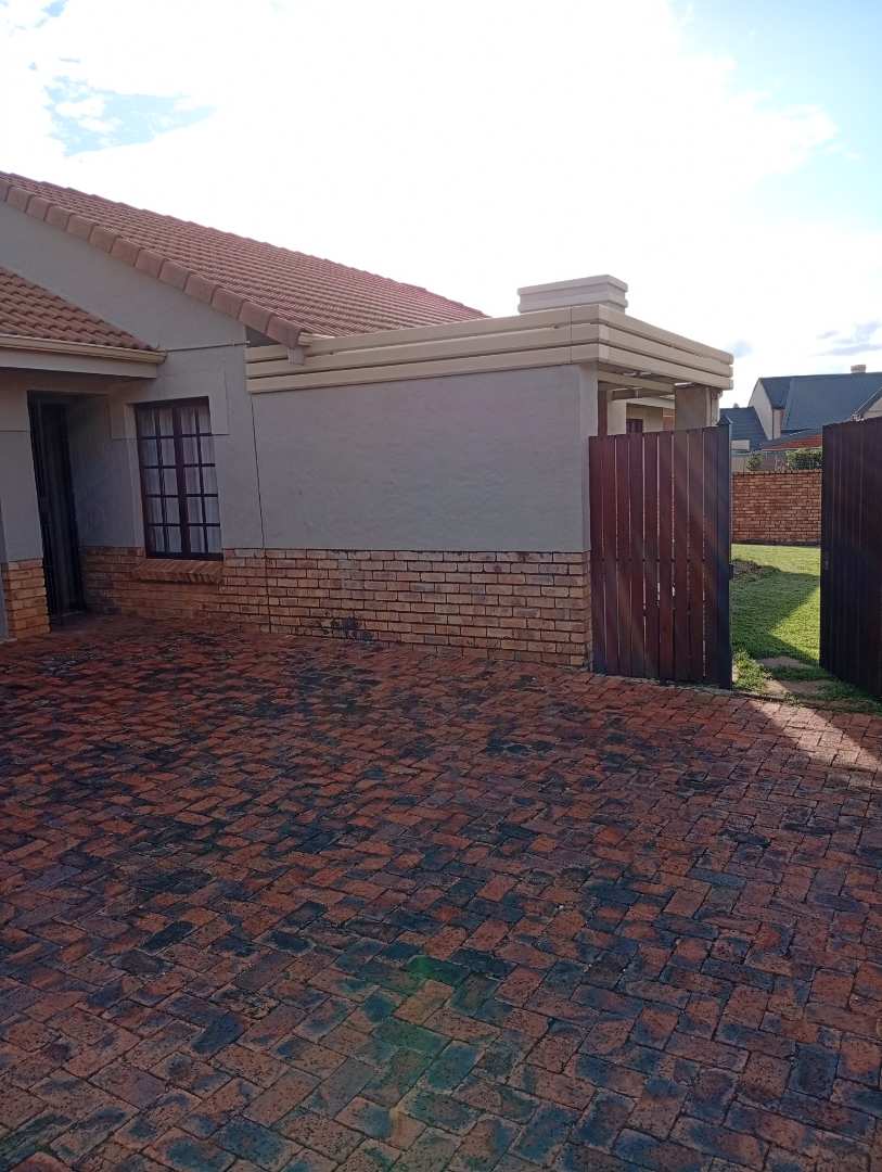 3 Bedroom Property for Sale in Equestria Gauteng