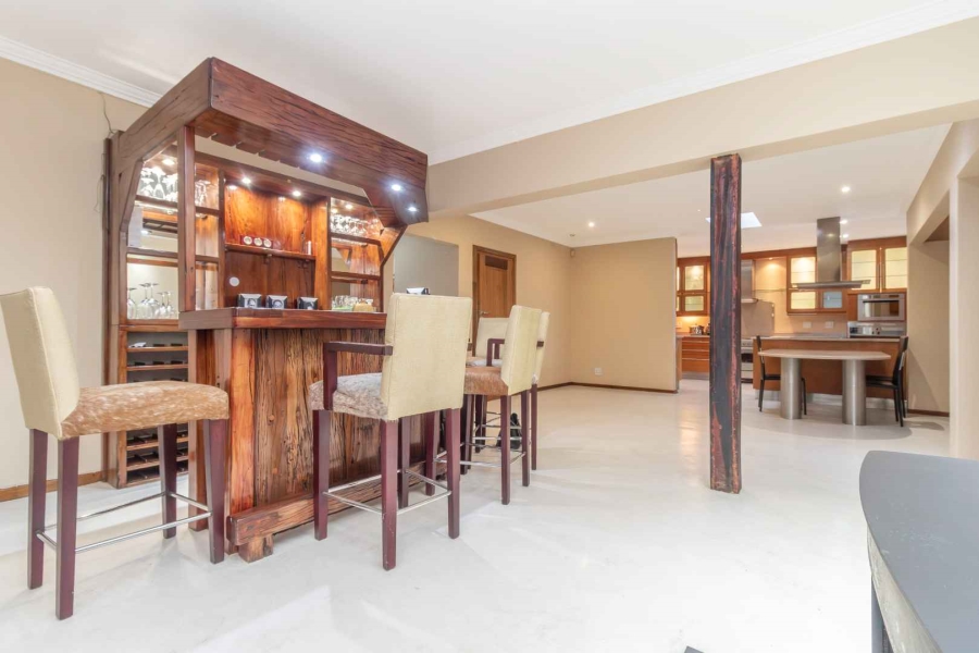 5 Bedroom Property for Sale in Sunninghill Gauteng