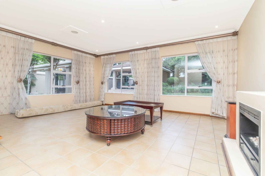 5 Bedroom Property for Sale in Sunninghill Gauteng