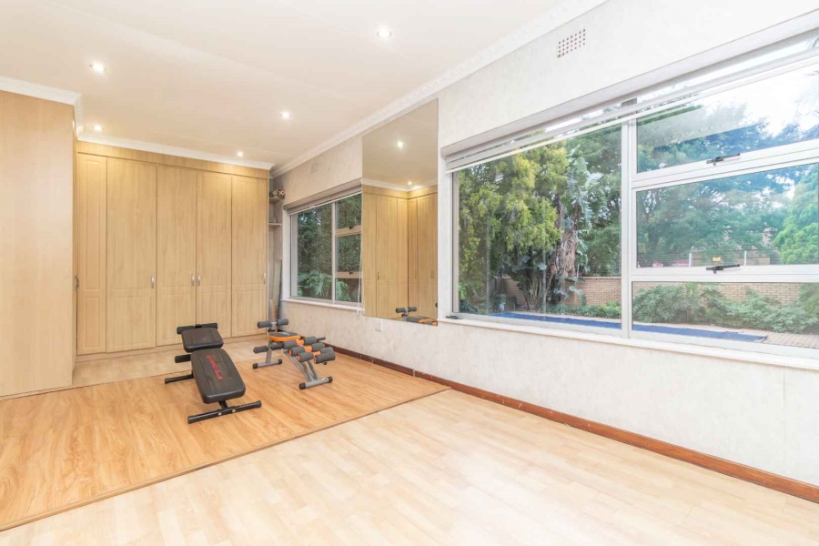 5 Bedroom Property for Sale in Sunninghill Gauteng