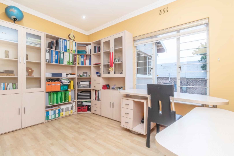 5 Bedroom Property for Sale in Sunninghill Gauteng