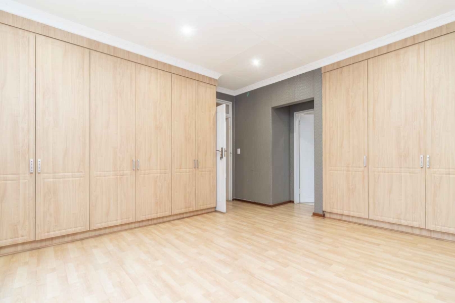 5 Bedroom Property for Sale in Sunninghill Gauteng