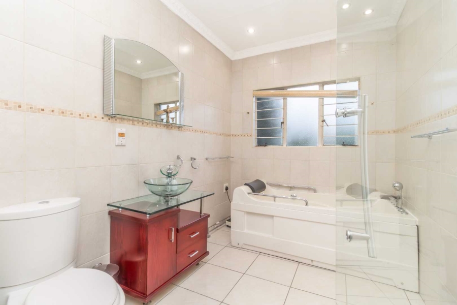 5 Bedroom Property for Sale in Sunninghill Gauteng