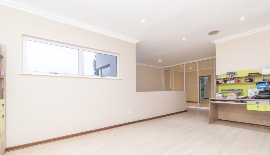 5 Bedroom Property for Sale in Sunninghill Gauteng