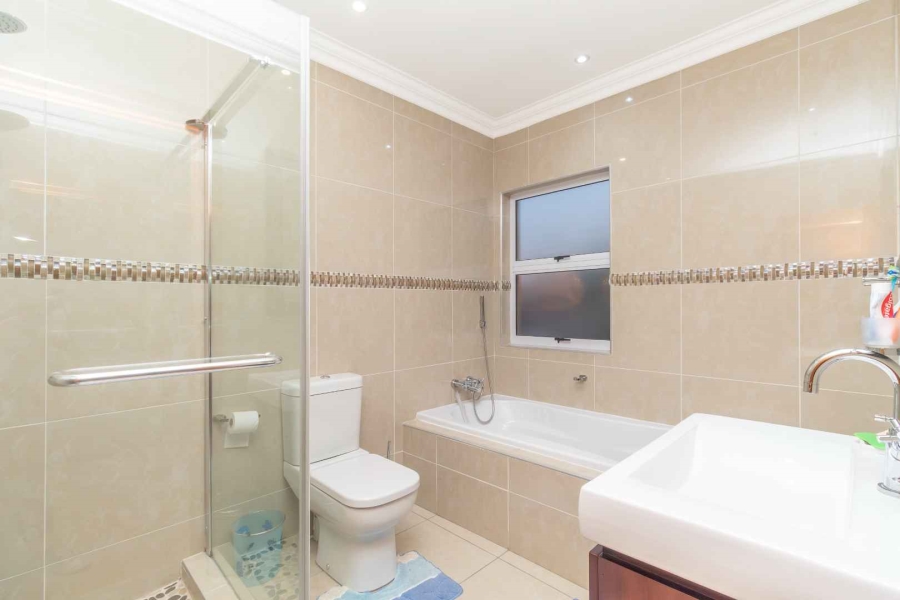 5 Bedroom Property for Sale in Sunninghill Gauteng