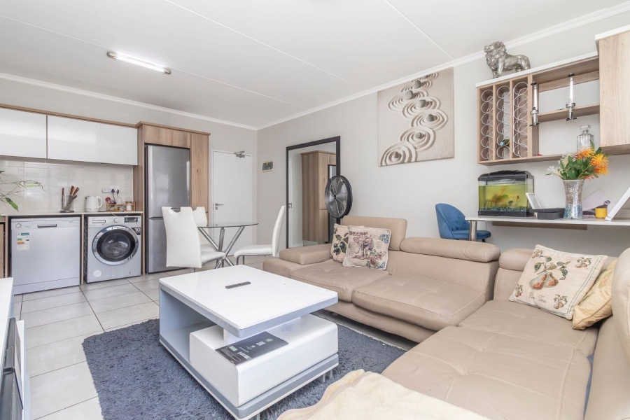 2 Bedroom Property for Sale in Crowthorne AH Gauteng