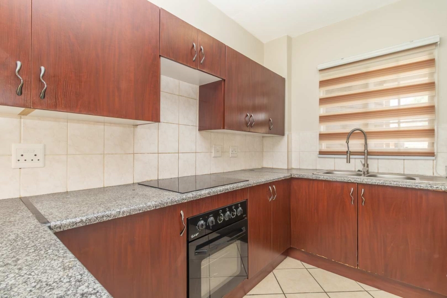 To Let 2 Bedroom Property for Rent in Honeypark Gauteng