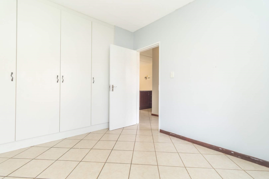 To Let 2 Bedroom Property for Rent in Honeypark Gauteng