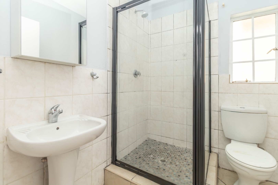 To Let 2 Bedroom Property for Rent in Honeypark Gauteng