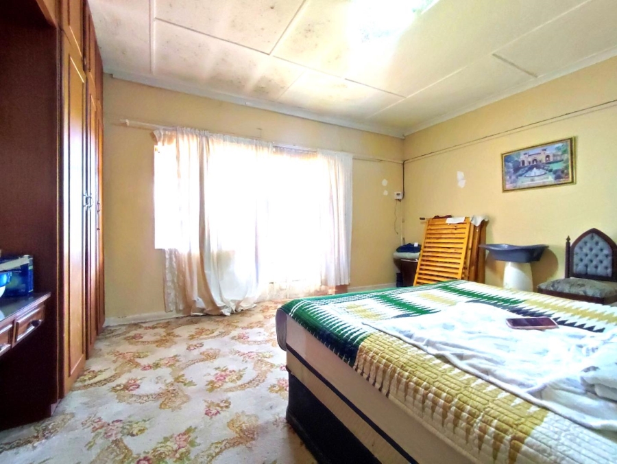 5 Bedroom Property for Sale in Wentworth Park Gauteng