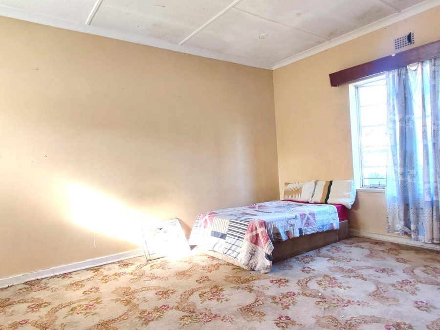 5 Bedroom Property for Sale in Wentworth Park Gauteng