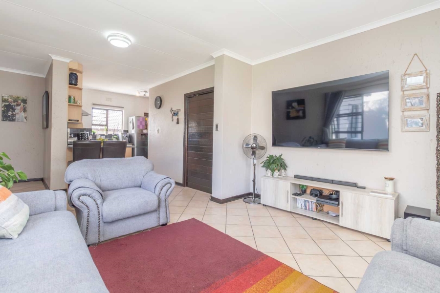 2 Bedroom Property for Sale in Radiokop Gauteng