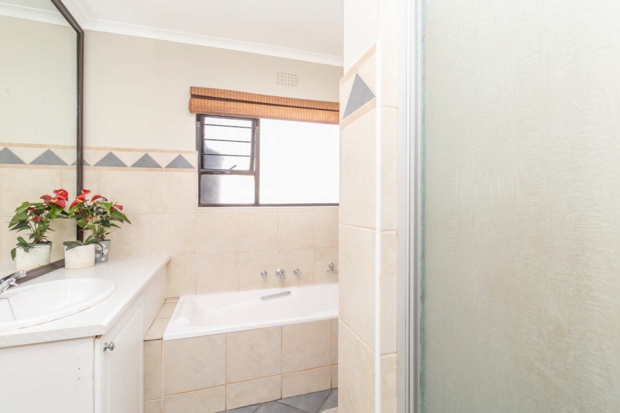 2 Bedroom Property for Sale in Radiokop Gauteng