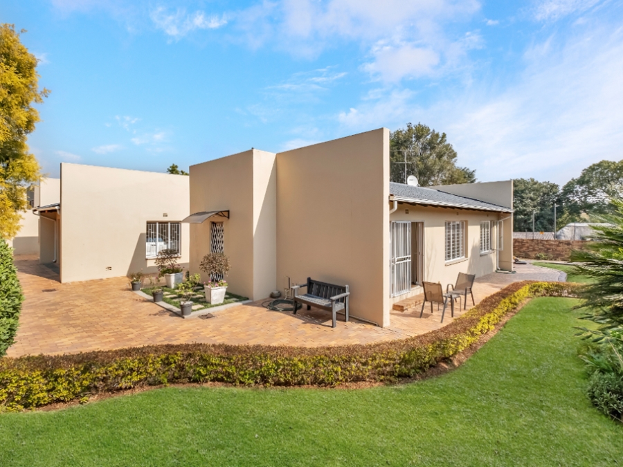 To Let 4 Bedroom Property for Rent in New Brighton Gauteng