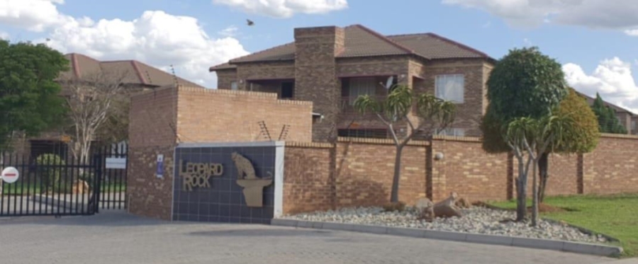 2 Bedroom Property for Sale in Noordwyk Gauteng