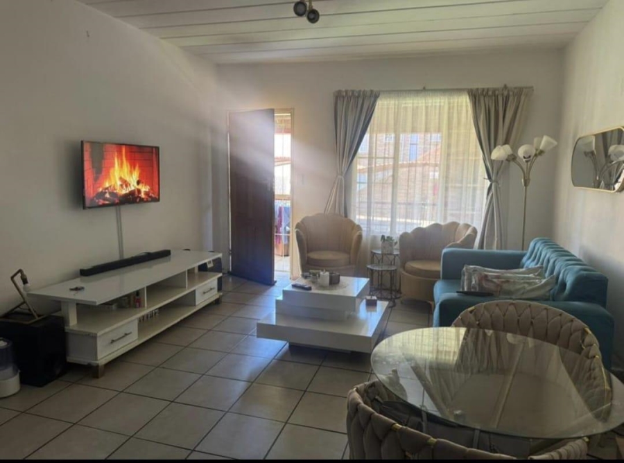 2 Bedroom Property for Sale in Noordwyk Gauteng