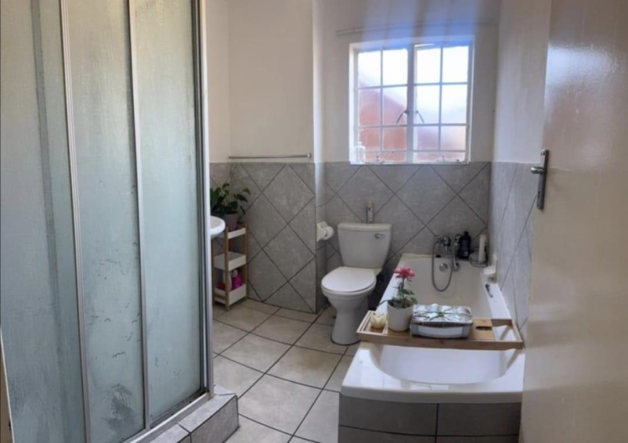 2 Bedroom Property for Sale in Noordwyk Gauteng