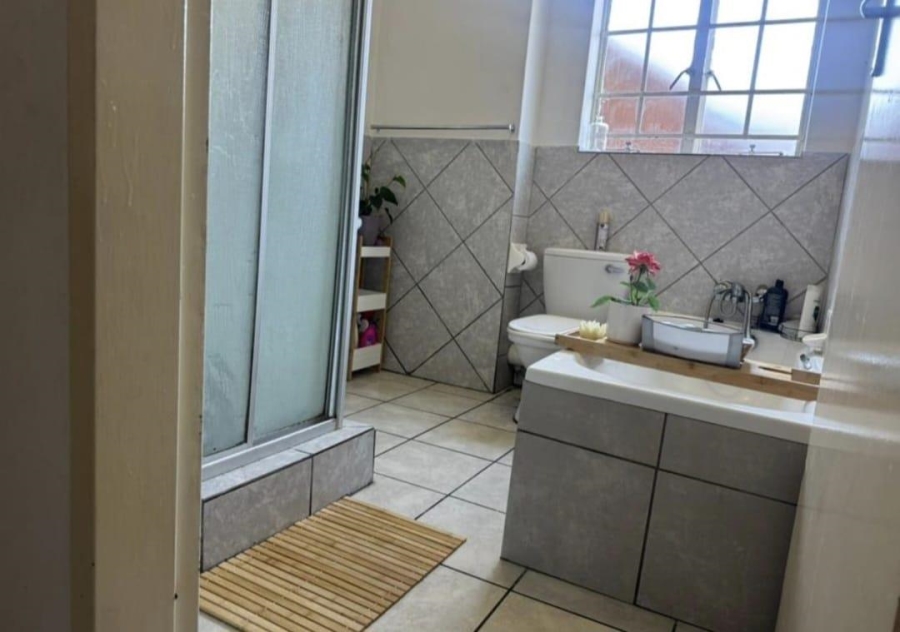 2 Bedroom Property for Sale in Noordwyk Gauteng