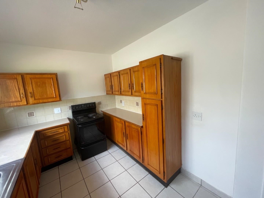 To Let 2 Bedroom Property for Rent in Sandown Gauteng