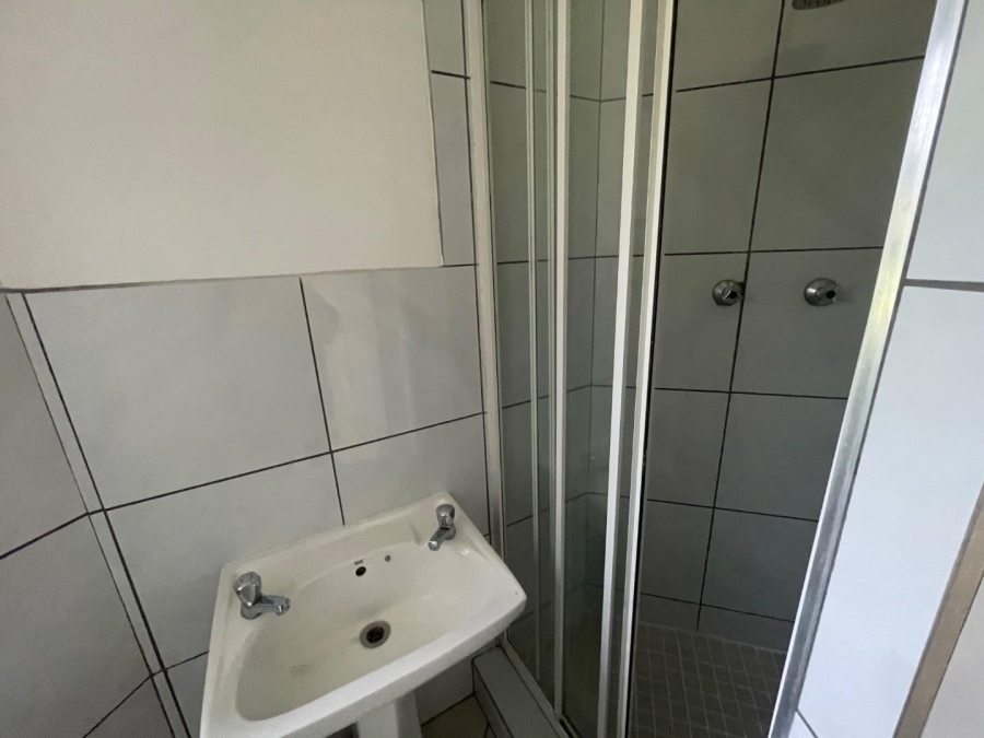 To Let 2 Bedroom Property for Rent in Sandown Gauteng