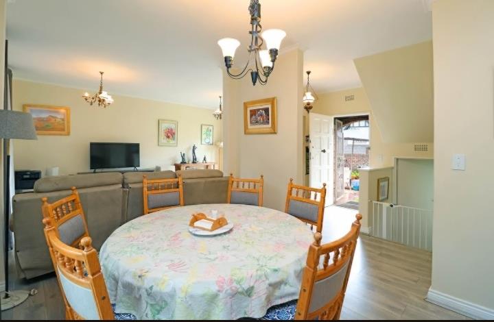 2 Bedroom Property for Sale in River Club Gauteng