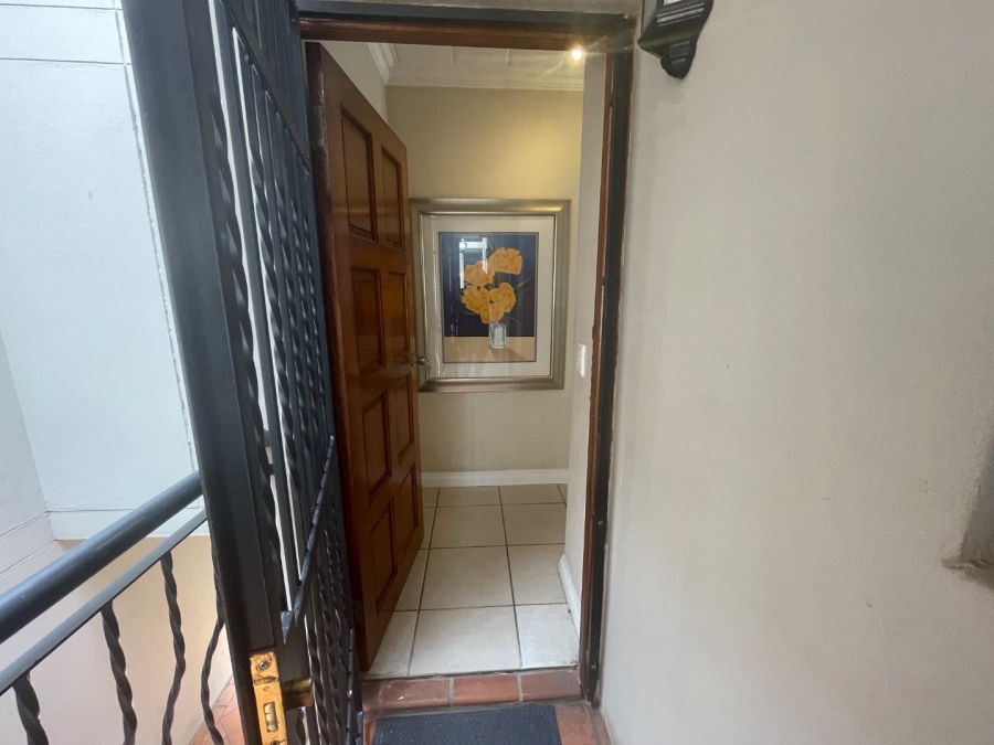 To Let 2 Bedroom Property for Rent in Sandown Gauteng