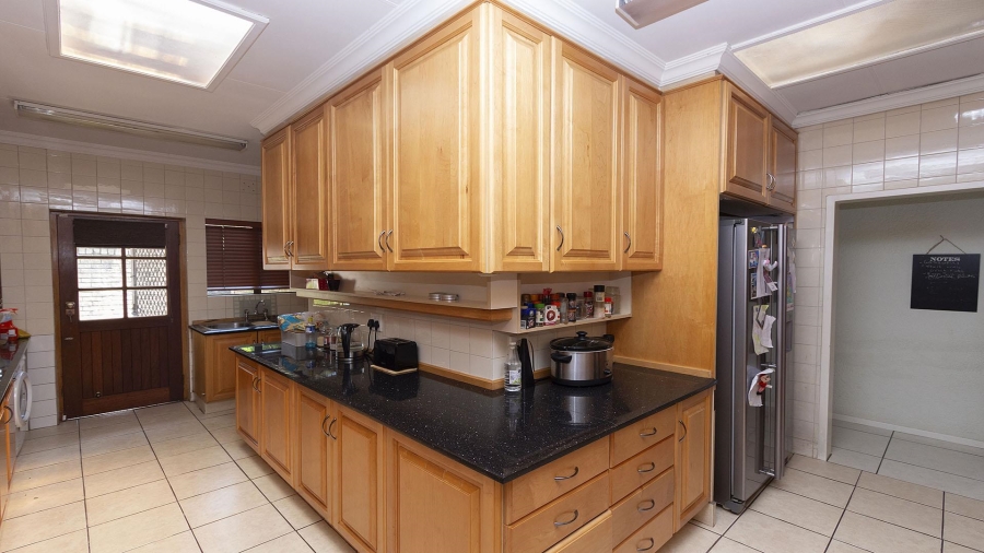 To Let 4 Bedroom Property for Rent in Khyber Rock Gauteng