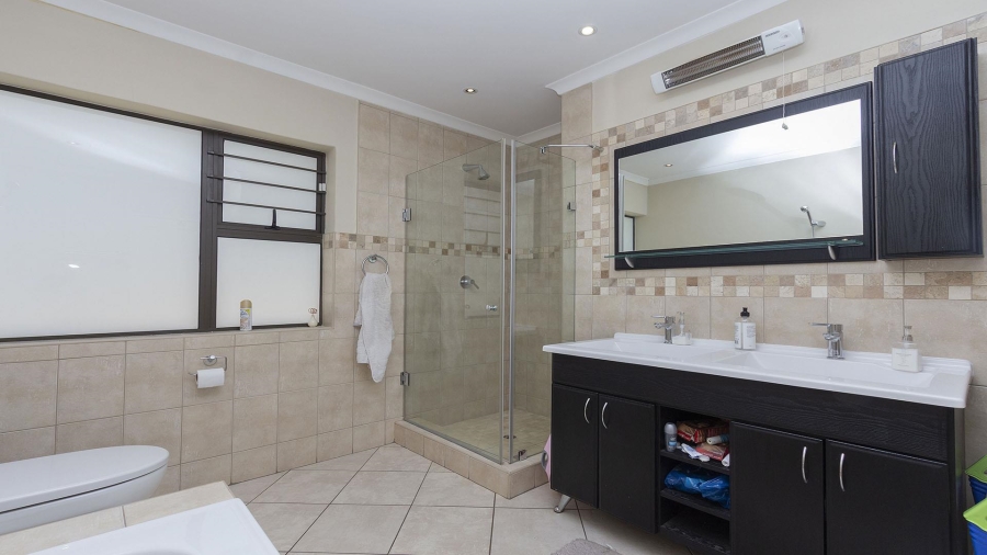 To Let 4 Bedroom Property for Rent in Khyber Rock Gauteng