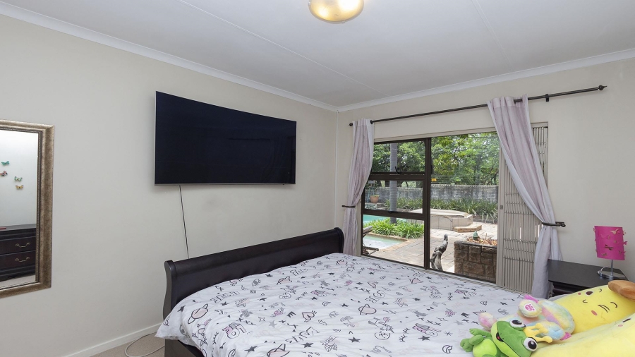 To Let 4 Bedroom Property for Rent in Khyber Rock Gauteng