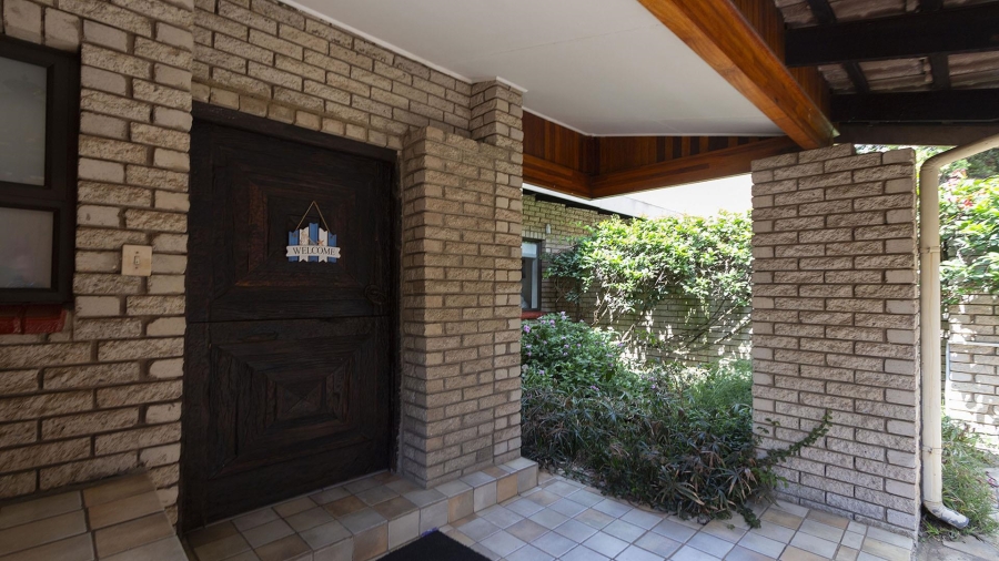 To Let 4 Bedroom Property for Rent in Khyber Rock Gauteng